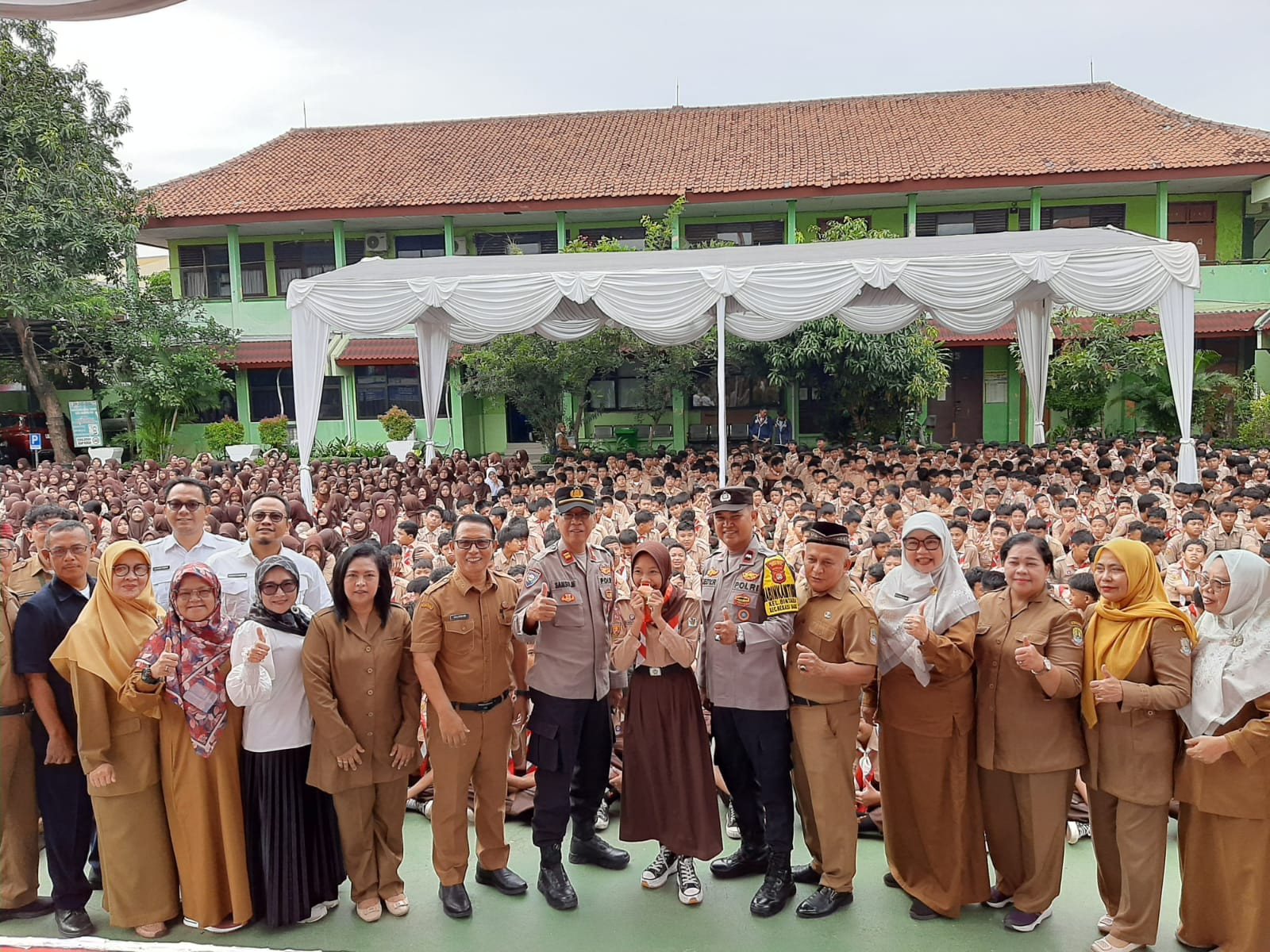 Polsek Bekasi Barat Mengedukasi Siswa SMPN 14 Kota Bekasi Dalam Rangka Memperingati Hari HAM Sedunia