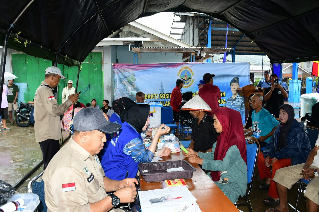 Pangkalan TNI AL Bandung Gelar Bakti Sosial dan Bakti Kesehatan Dalam Rangka Bakti TNI AL