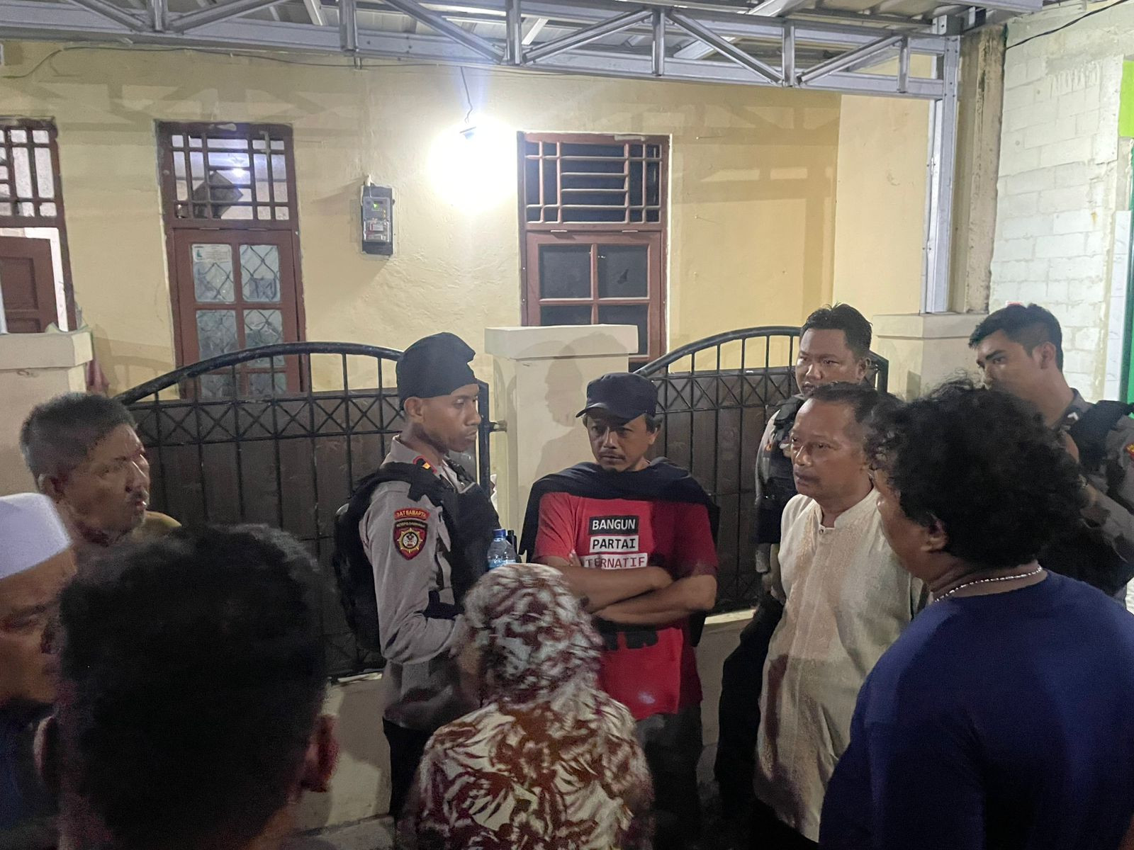 Bhabinkamtibmas Jatiluhur Jalin Silaturahmi dengan Ketua RW, Tekankan Kewaspadaan Lingkungan