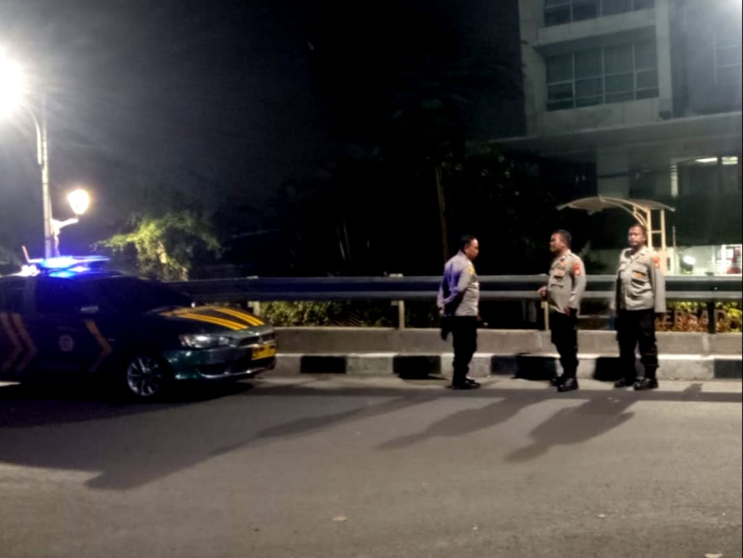 Polsek Bekasi Selatan Gelar Patroli Skala Besar, Cegah Gangguan Kamtibmas di Kawasan KH. Noer Ali