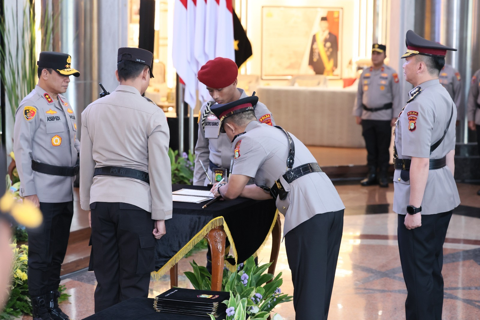 Rotasi Jabatan, Kapolda Metro Jaya Resmi Lantik Pejabat Utama dan Kapolres Jajaran