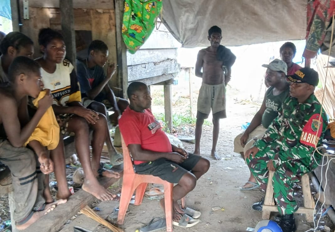 Babinsa Koramil Kokonao Jadikan Komsos Sebagai Media Jalin Silaturahmi Bersama Warga Binaan