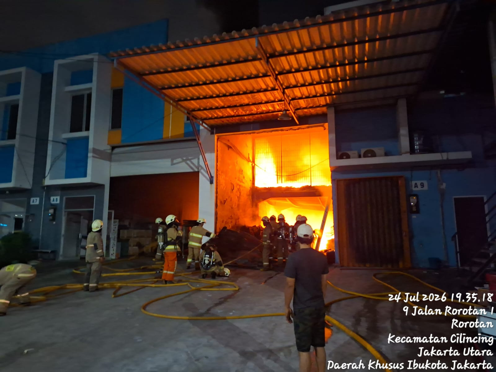 Gudang Distributor Pompa Air di Cilincing Terbakar, Polisi Selidiki Dugaan Korsleting Listrik