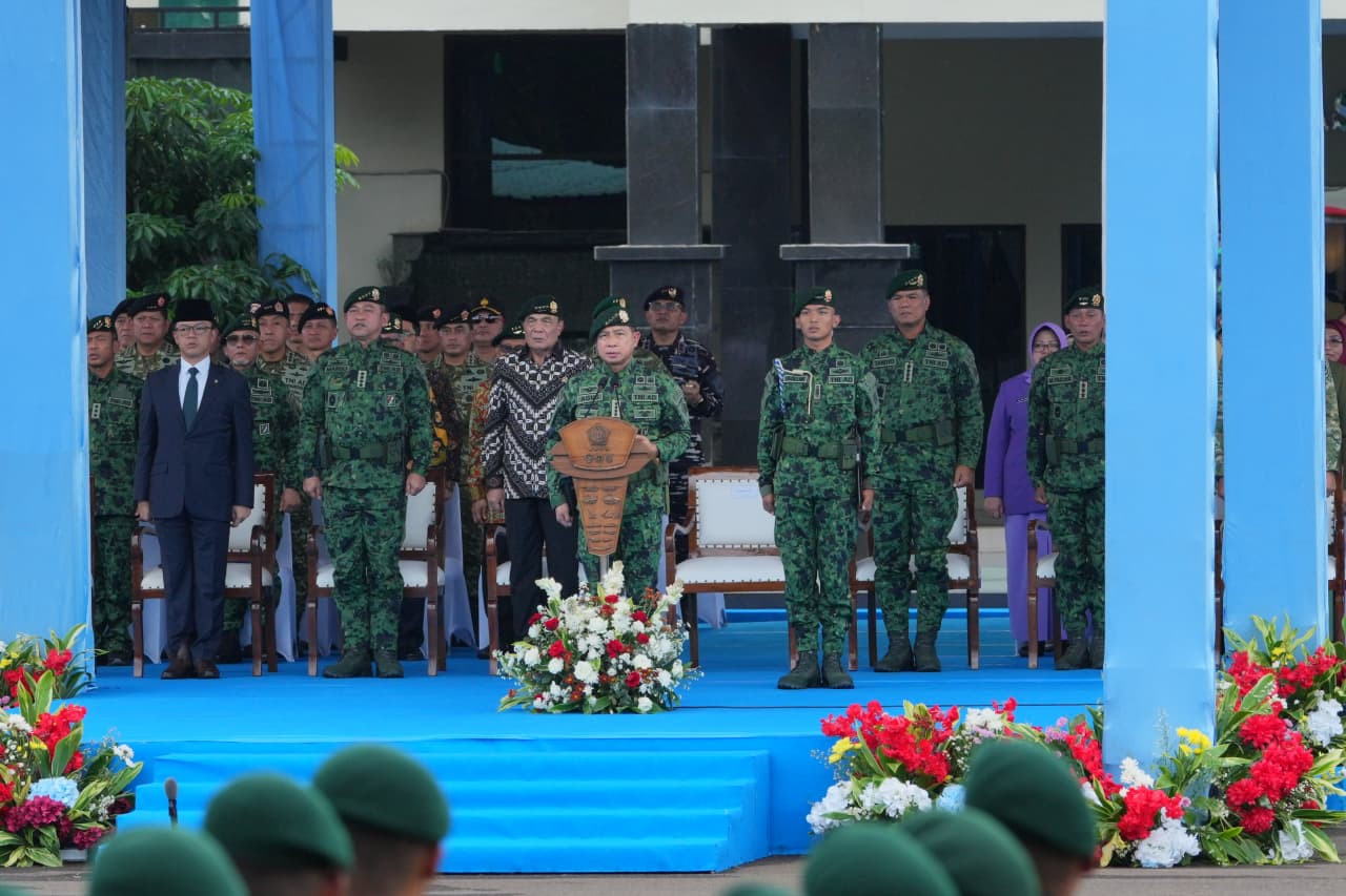 Pimpin Upacara HUT ke-65 Kostrad, Panglima TNI Tegaskan Peran Strategis Kostrad Jaga NKRI