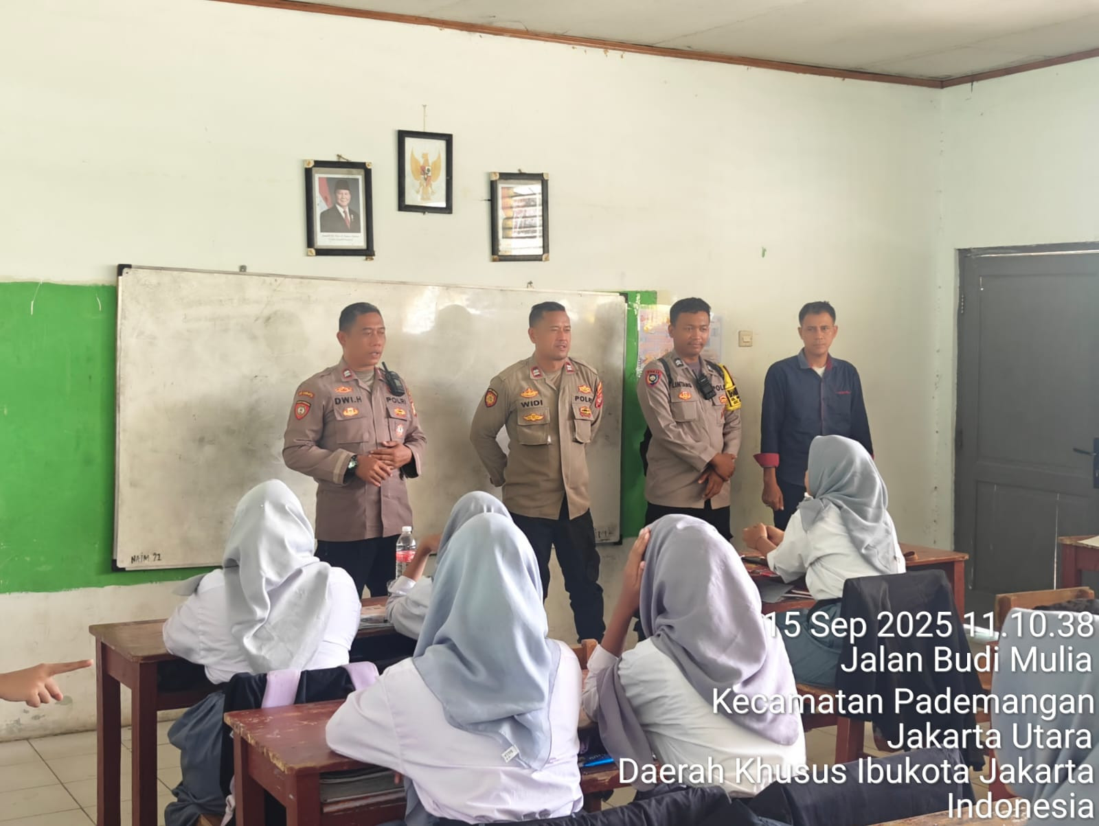 Polisi Sambangi SMK di Pademangan, Sosialisasi Bahaya Narkoba dan Kenakalan Remaja