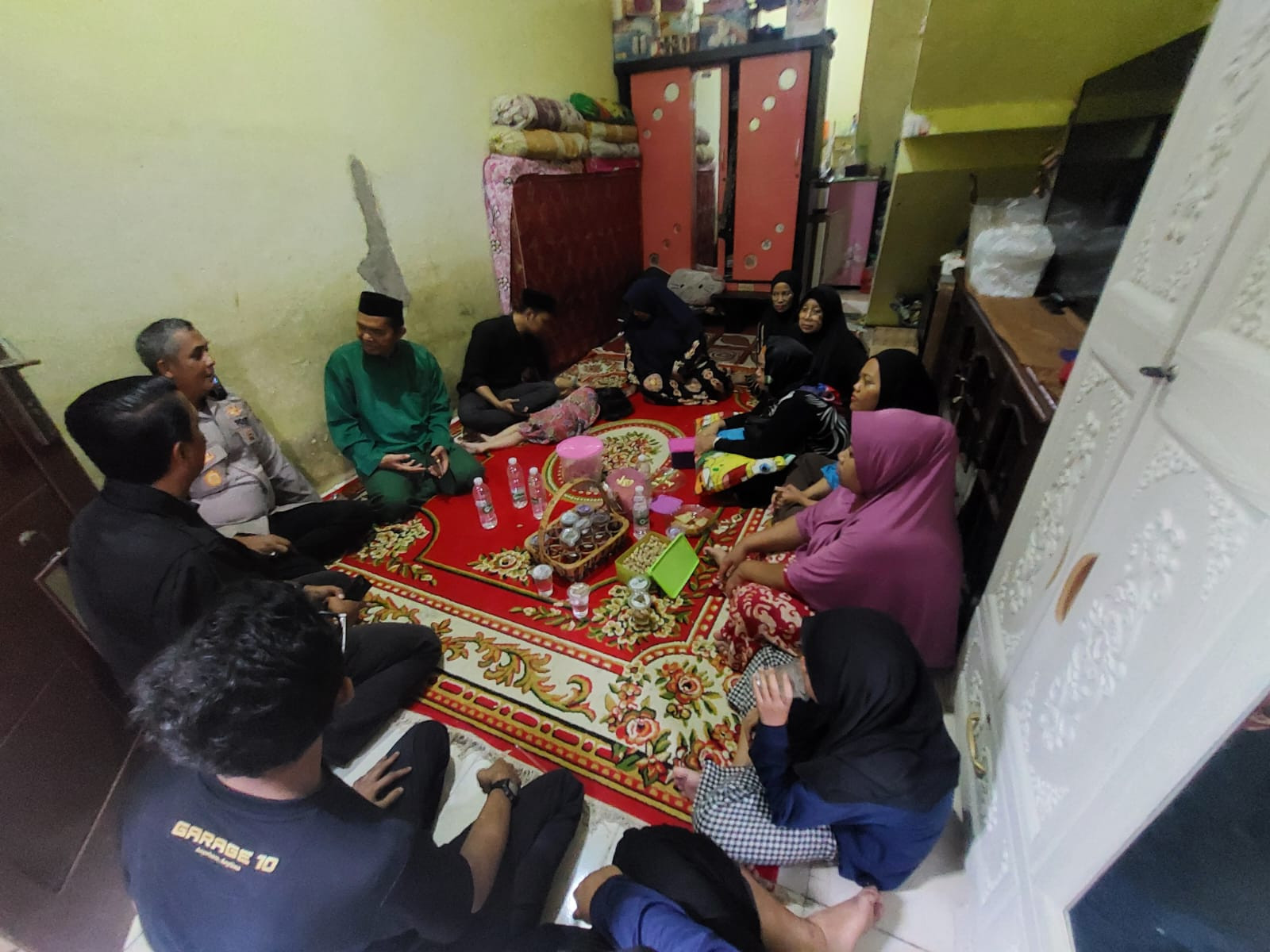 Polsek Koja Sambangi Tokoh Agama, Sampaikan Belasungkawa dan Jaga Silaturahmi dengan Warga