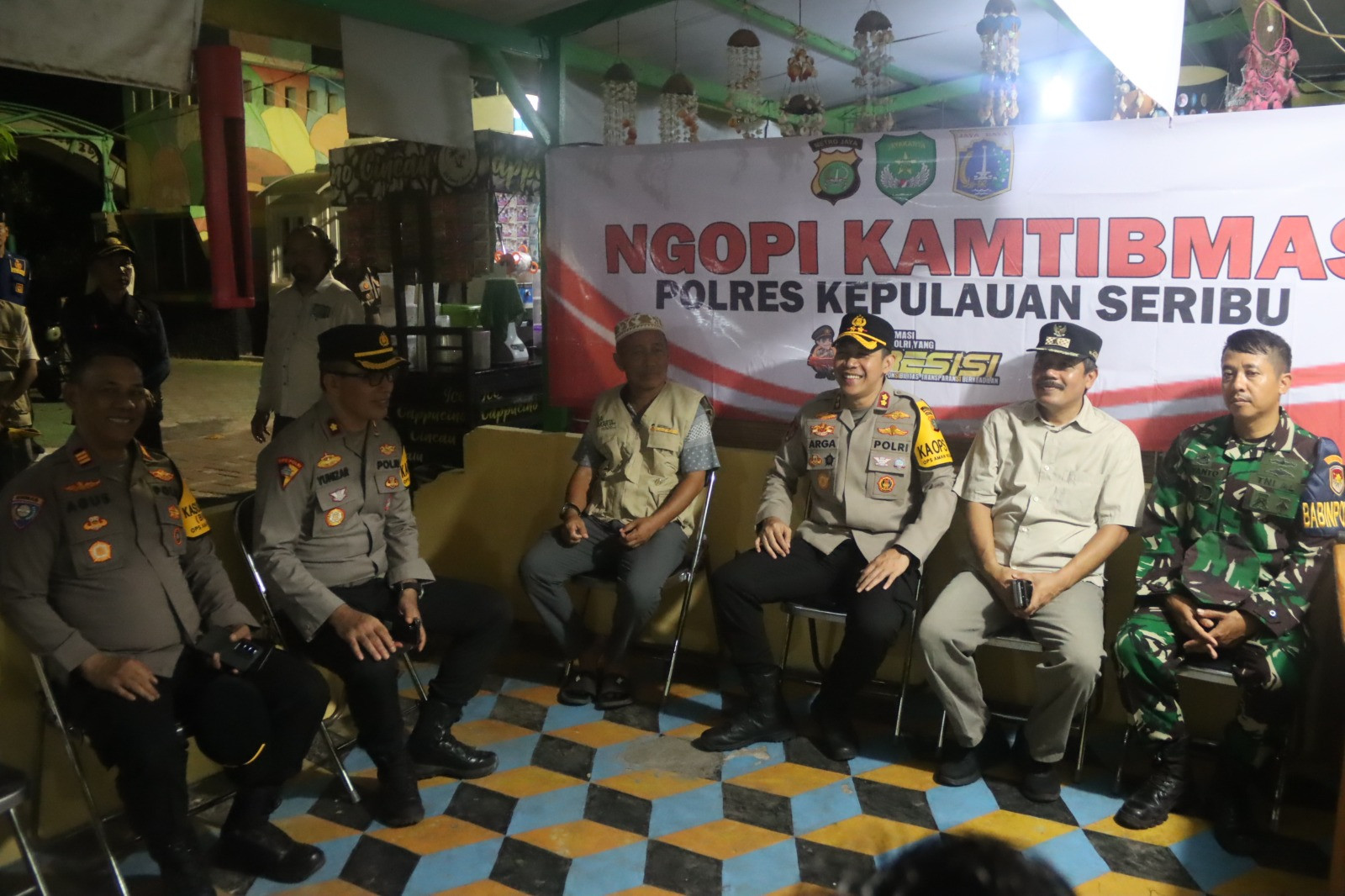Kapolres Kepulauan Seribu Gelar Ngopi Kamtibmas di Pulau Untung Jawa, Ajak Warga Ciptakan Lingkungan Kondusif