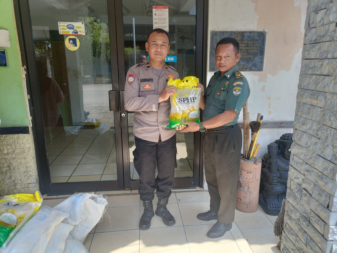 Polsek Kelapa Gading Gelar Gerakan Pangan Murah Polri dan Bulog, Dukung Program “Jaga Lingkungan”