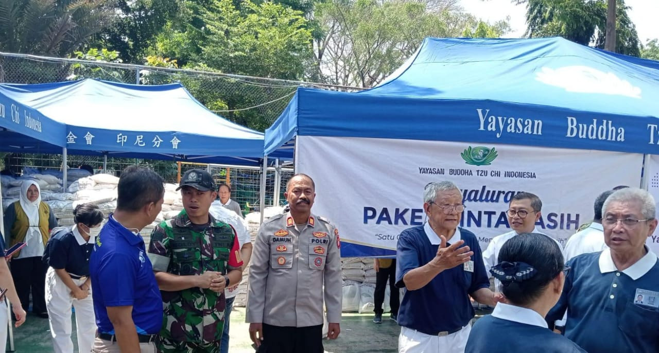 Bhakti Sosial Budha Tzu Chi di Pademangan Barat, TNI-Polri Kawal Pembagian 2.500 Paket Sembako