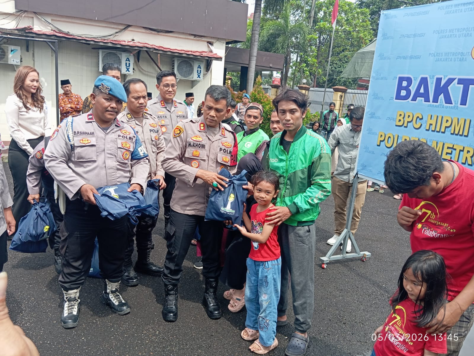 Polsek Metro Penjaringan Bersama HIPMI Jakarta Utara Gelar Bakti Sosial, 200 Paket Bantuan Dibagikan
