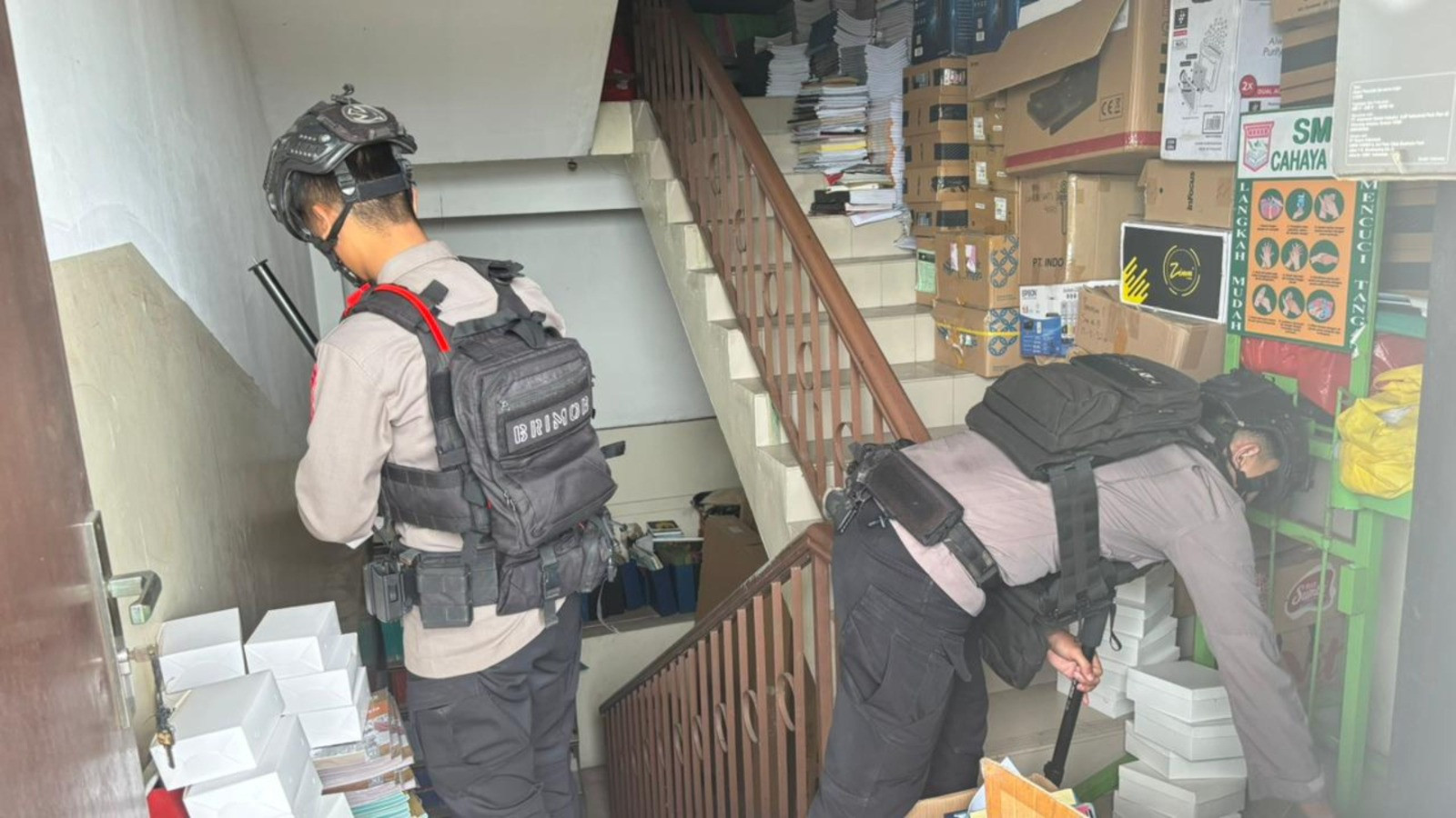 Respons Cepat Brimob Polda Metro Jaya Hadapi Ancaman Bom di SMA Jatinegara