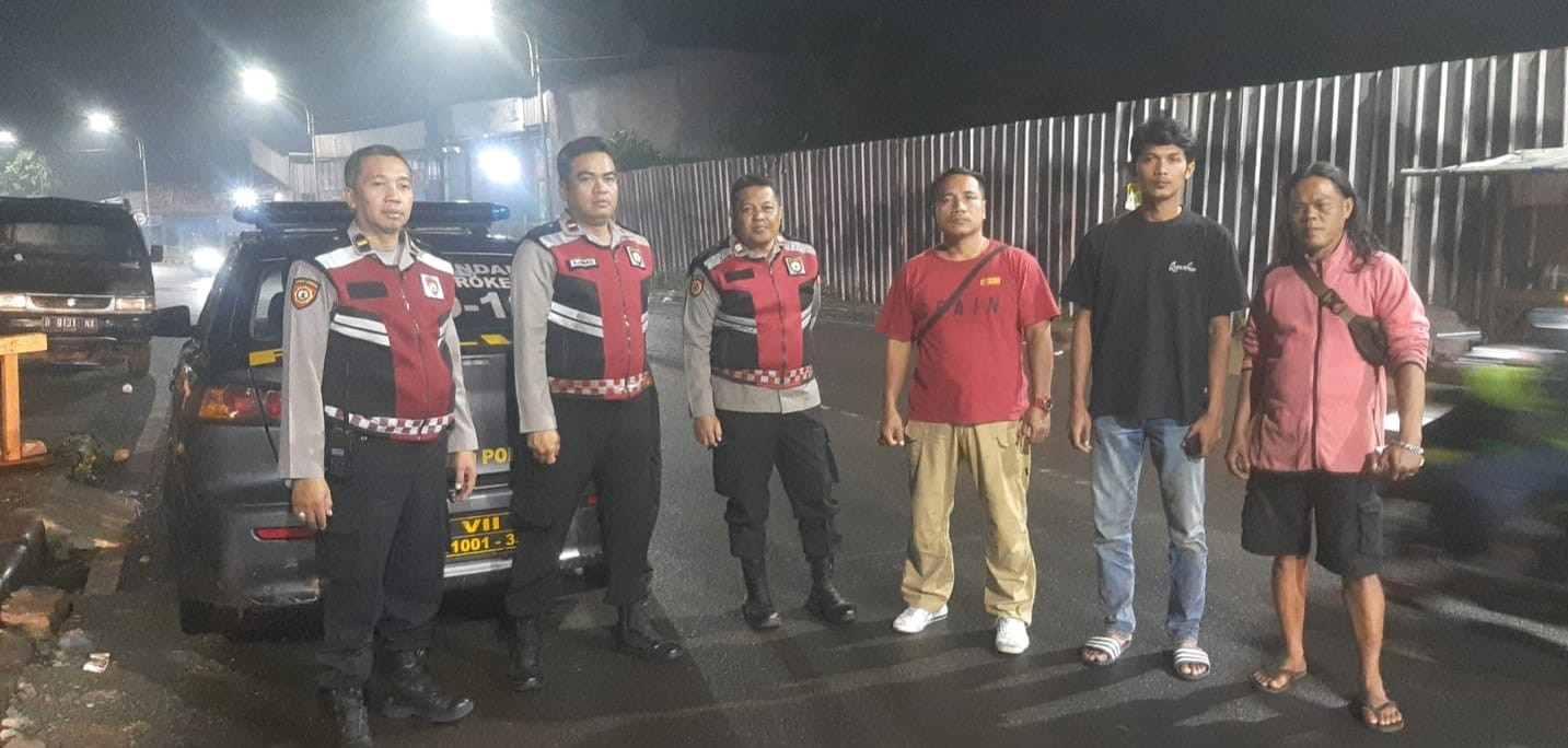 Polsek Bantargebang Gelar Patroli Malam Mobile Dalam Rangka Antisipasi Gangguan Kamtibmas