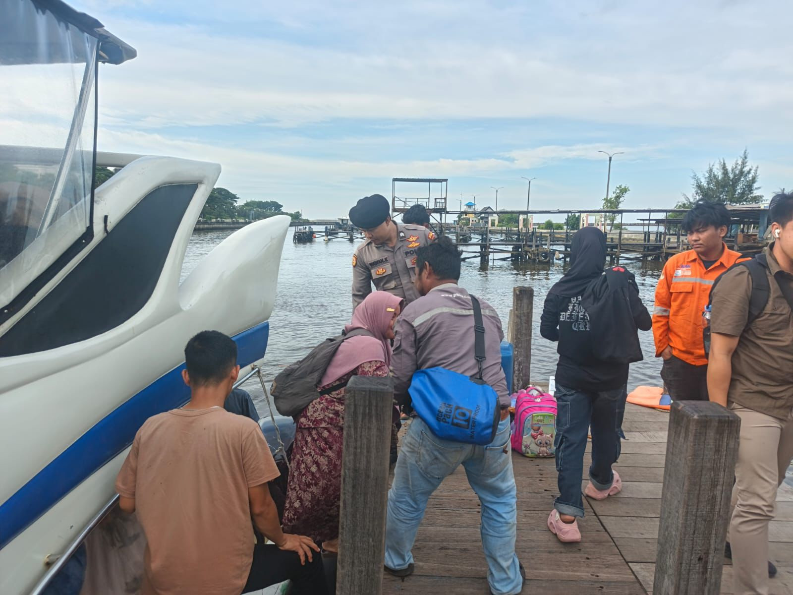 Polres Kepulauan Seribu Gelar Strong Point di Dermaga Marina Ancol, Kapolres Tekankan Keselamatan Wisatawan