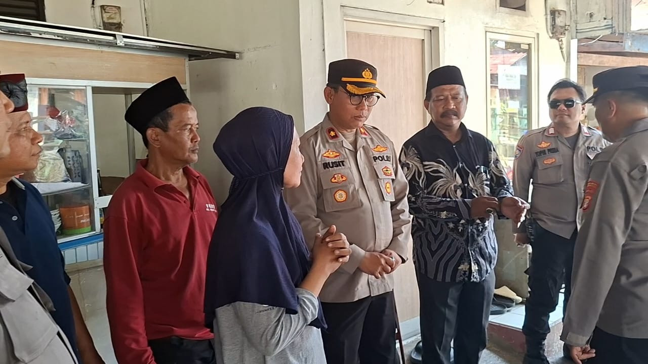Polsek Medansatria Gelar Jumat Berkah, Bantu Korban Kebakaran
