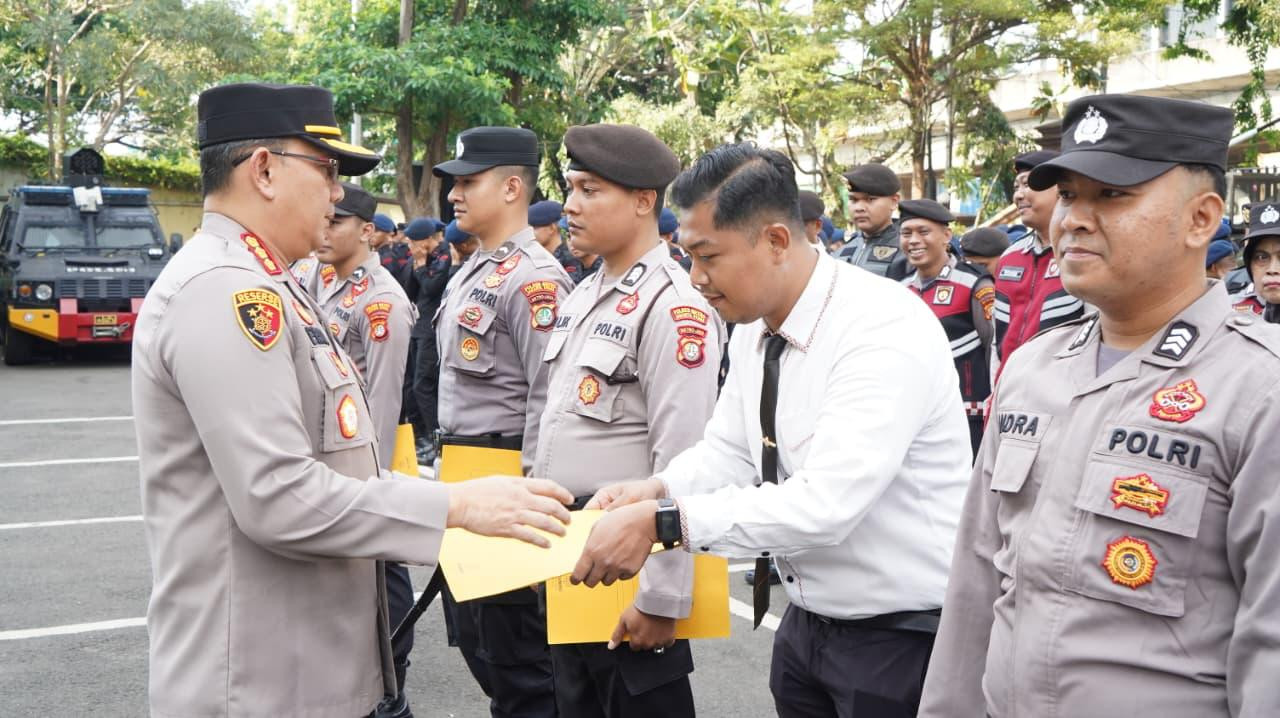 Polres Metro Jakarta Utara Beri Penghargaan kepada Personel Berprestasi