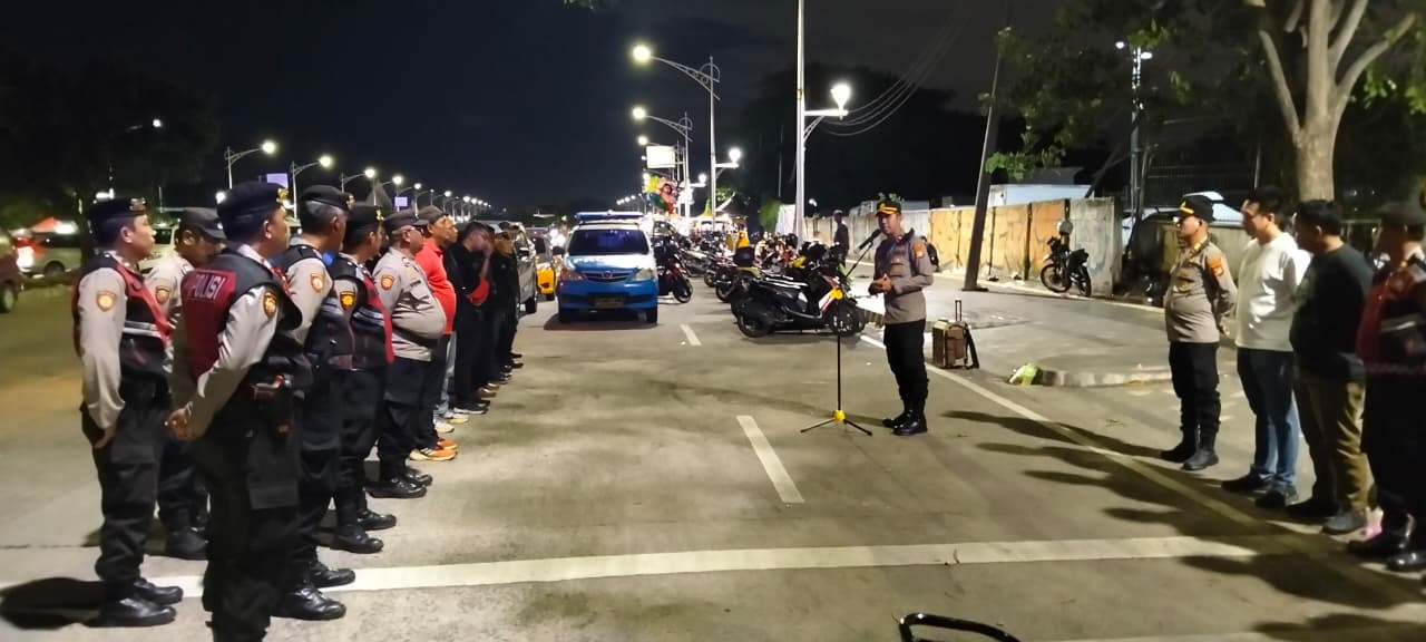 Antisipasi Gangguan Kamtibmas Malam Minggu, Polsek Kelapa Gading Gelar Apel KRYD di Arteri Gading Pelangi
