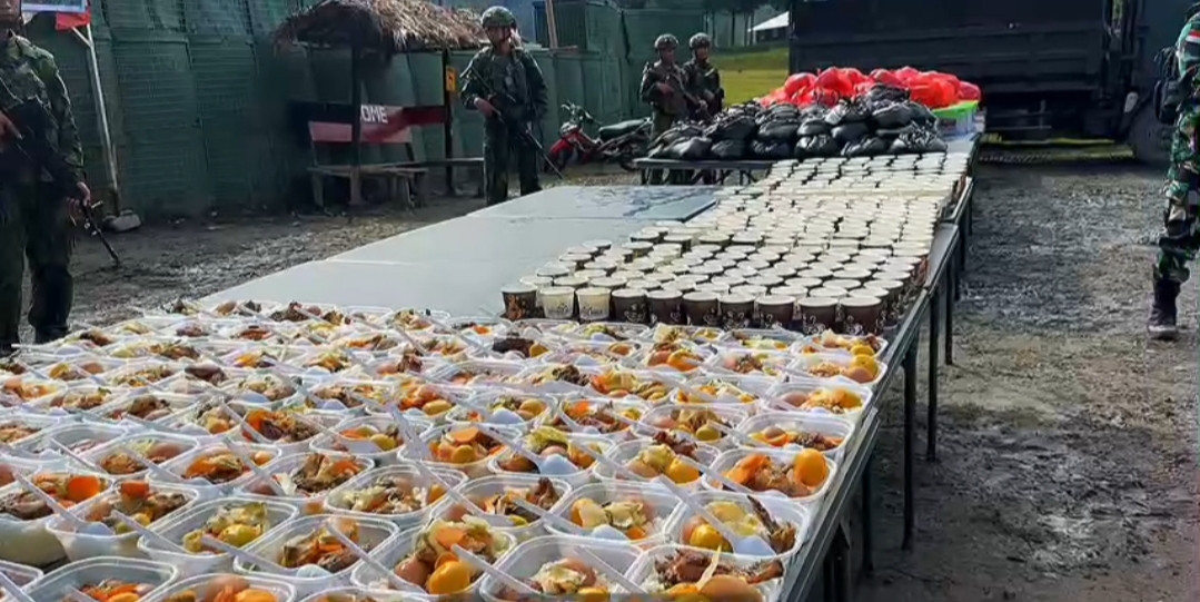 Koops TNI Habema Berbagi Kasih: Bagikan Sembako, Makan Bergizi Gratis, dan Pelayanan Kesehatan kepada Masyarakat Distrik Gome