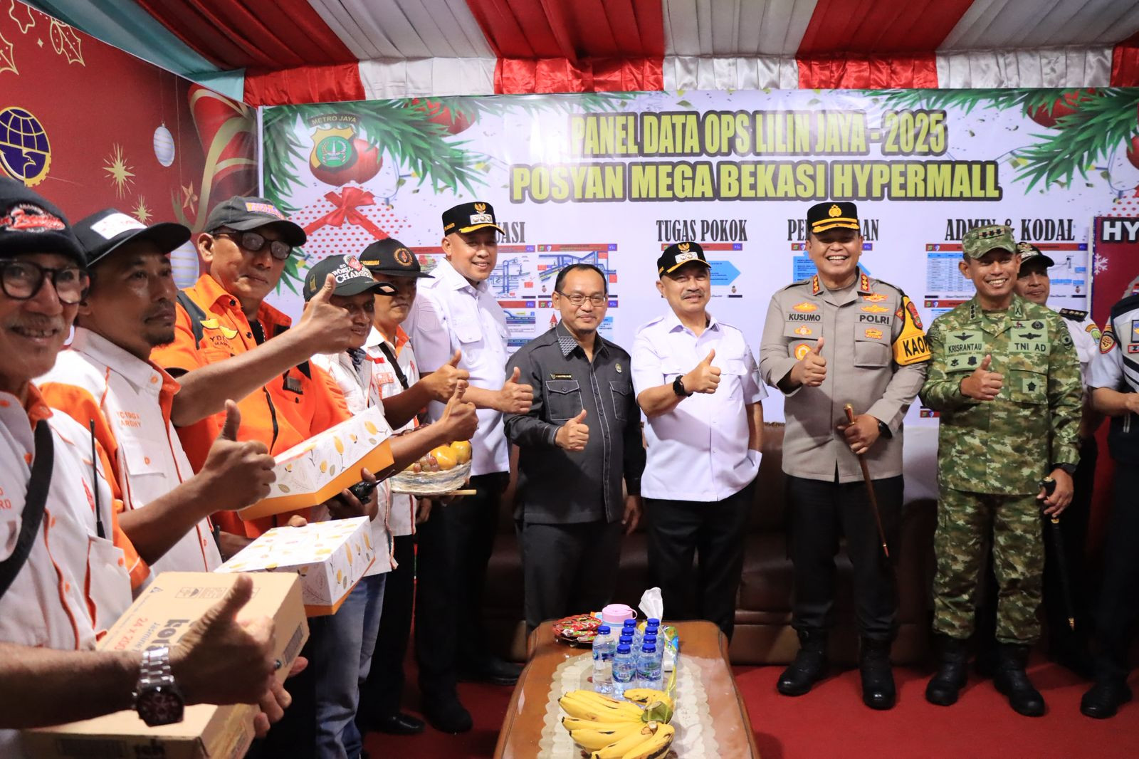 Kapolres Metro Bekasi Kota dan Forkopimda Pantau Arus Lalin Malam Libur Nataru