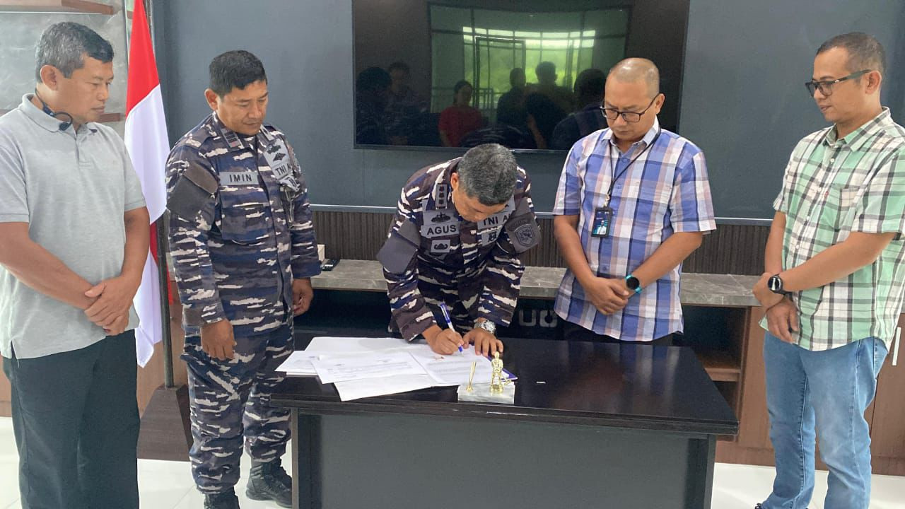 PLN UPT Pekanbaru dan Lanal Bintan Bersinergi Amankan SKLT 150 kV Batam-Bintan