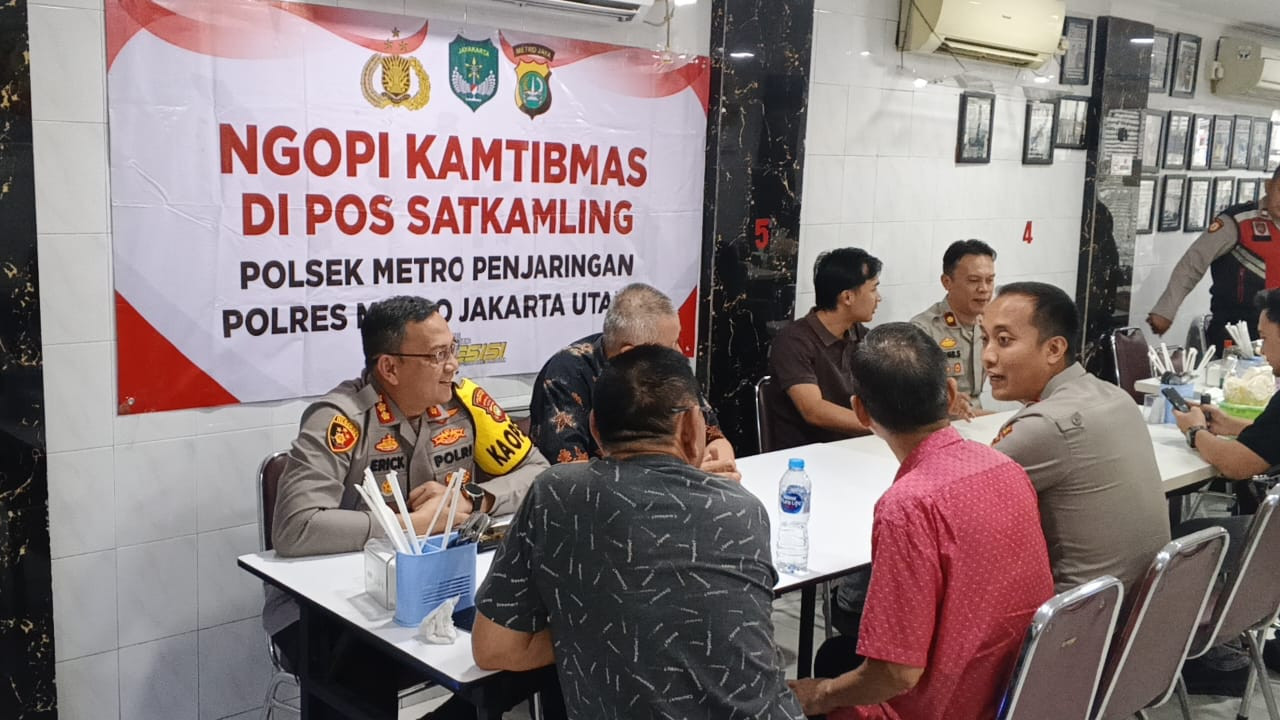 Jaga Jakarta, Jaga Lingkungan, Kapolres Metro Jakut Ngopi Kamtibmas Bersama Warga Pluit