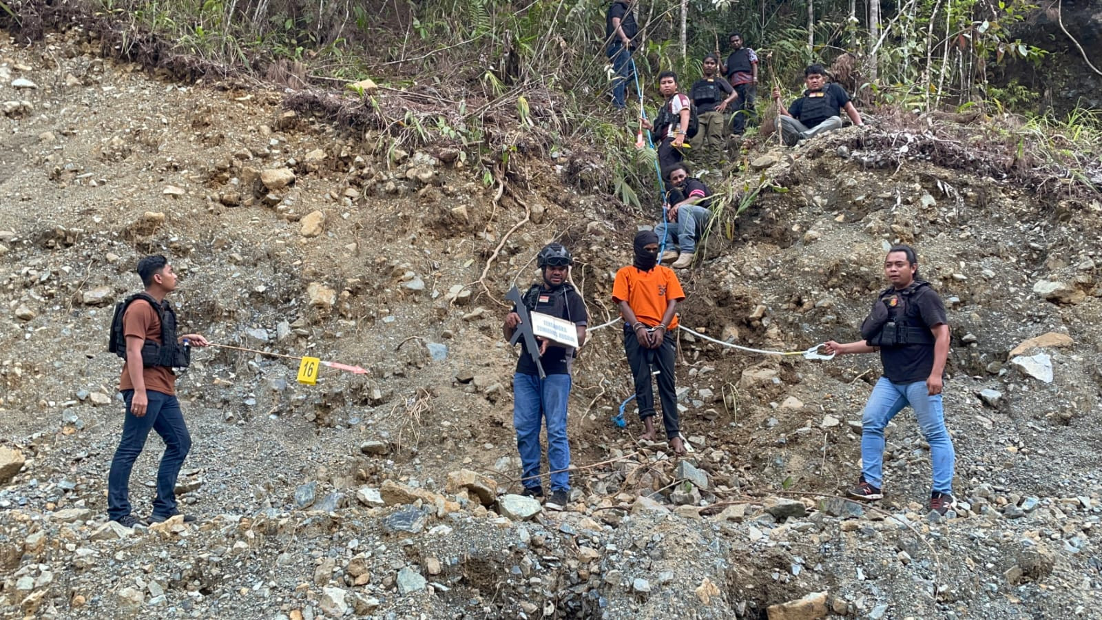 Rekonstruksi Kasus Pembunuhan 2 Personel Brimob di Nabire, Satgas Ops Damai Cartenz Peragakan 21 Adegan