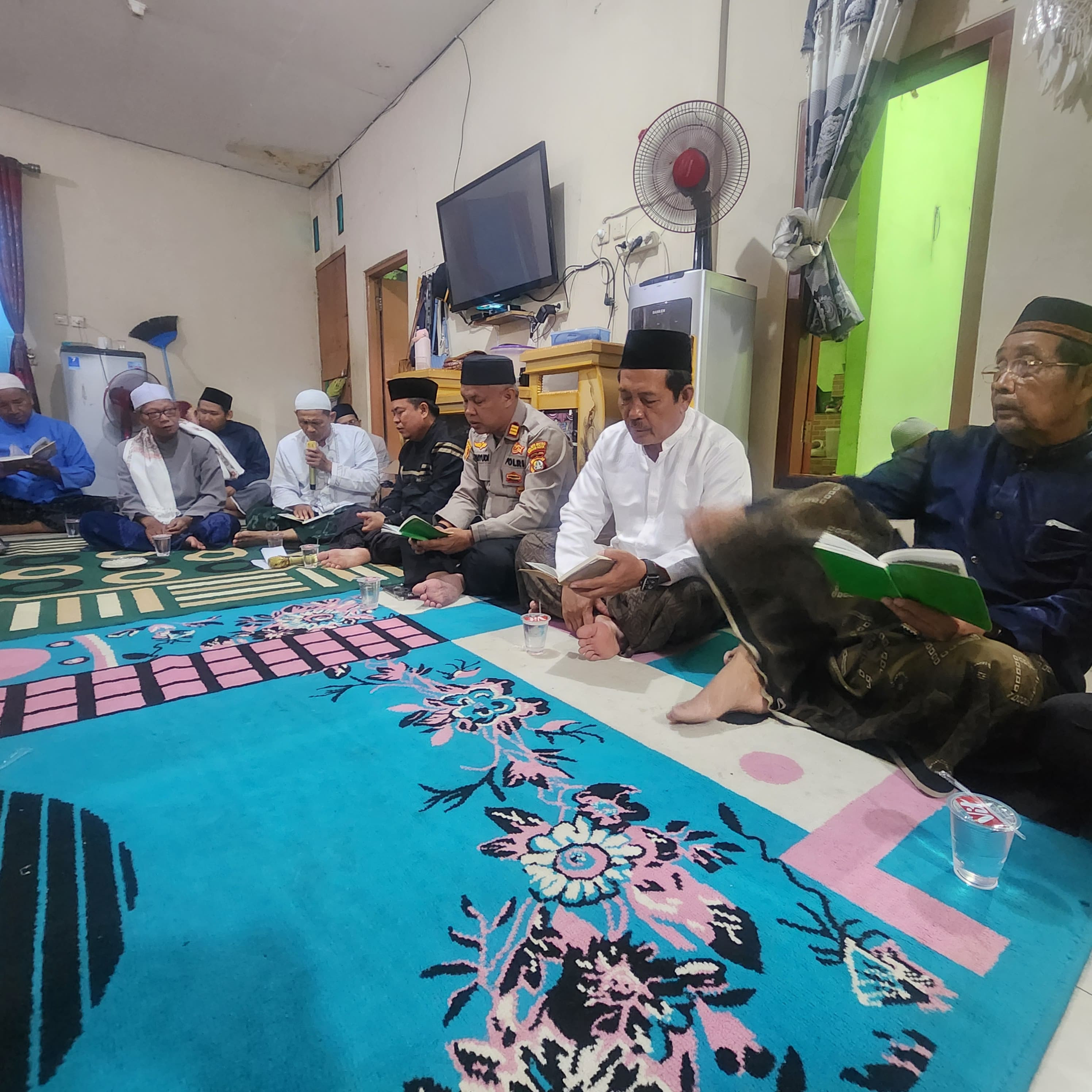 Wujud Kedekatan Emosional, Kapolsek Bekasi Barat Hadiri Tahlilan Penasihat Pokdarkamtibmas Bintara