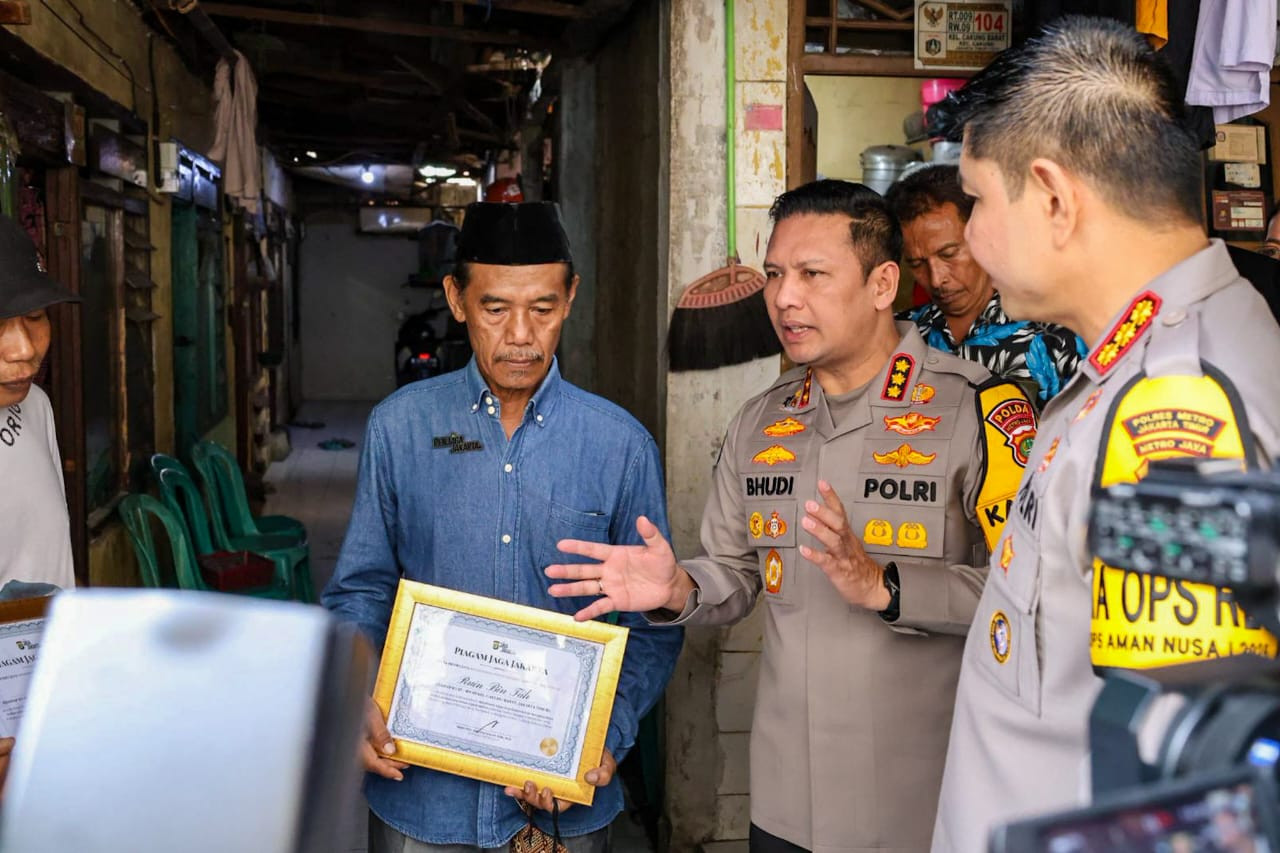 Polda Metro Jaya: Hansip Cakung Pahlawan Lingkungan, Polisi Hadir dengan Empati