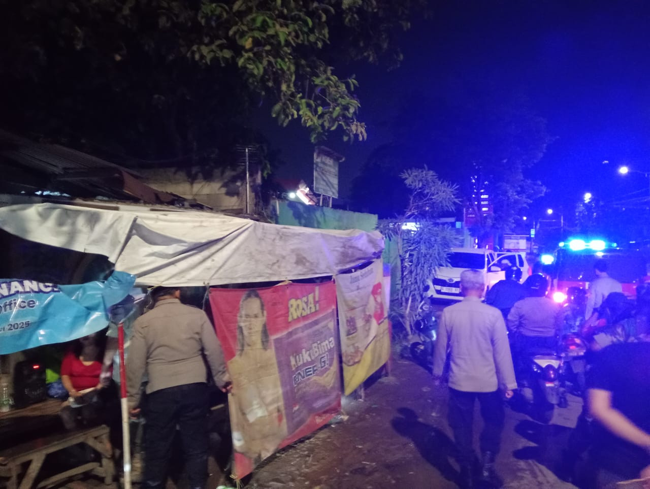 Patroli Skala Besar Polsek Koja Tertibkan Dua Warung Remang-Remang di Jl. Logistik
