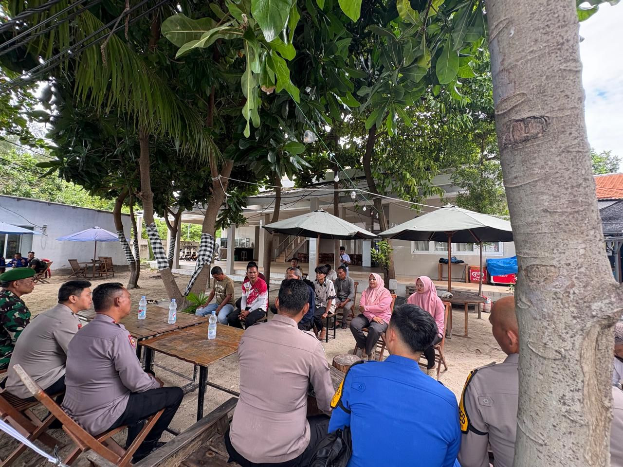Jumat Curhat di Pulau Tidung, Kapolres Kepulauan Seribu Dengar Aspirasi Warga dan Sosialisasi Layanan 110
