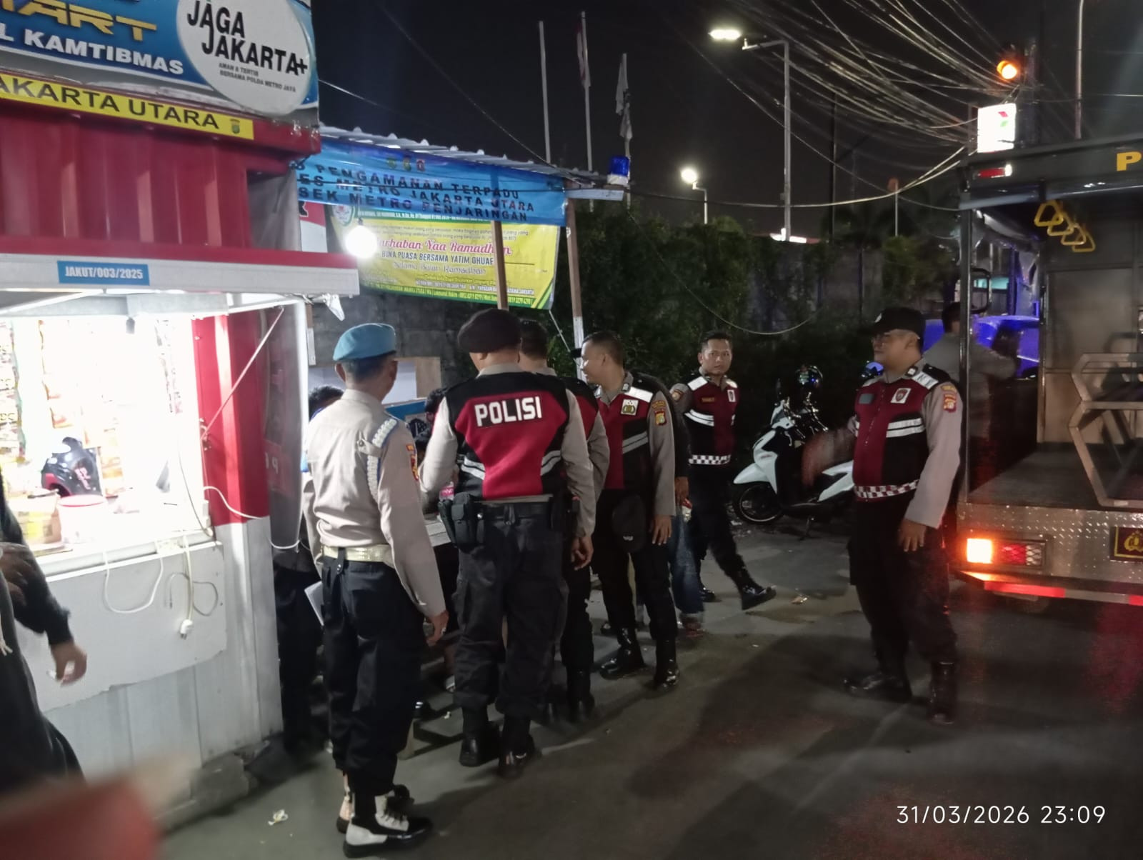 Jaga Jakarta, Jaga Lingkungan: Polsek Metro Penjaringan Gelar Apel KRYD Antisipasi Tawuran dan Kejahatan Jalanan