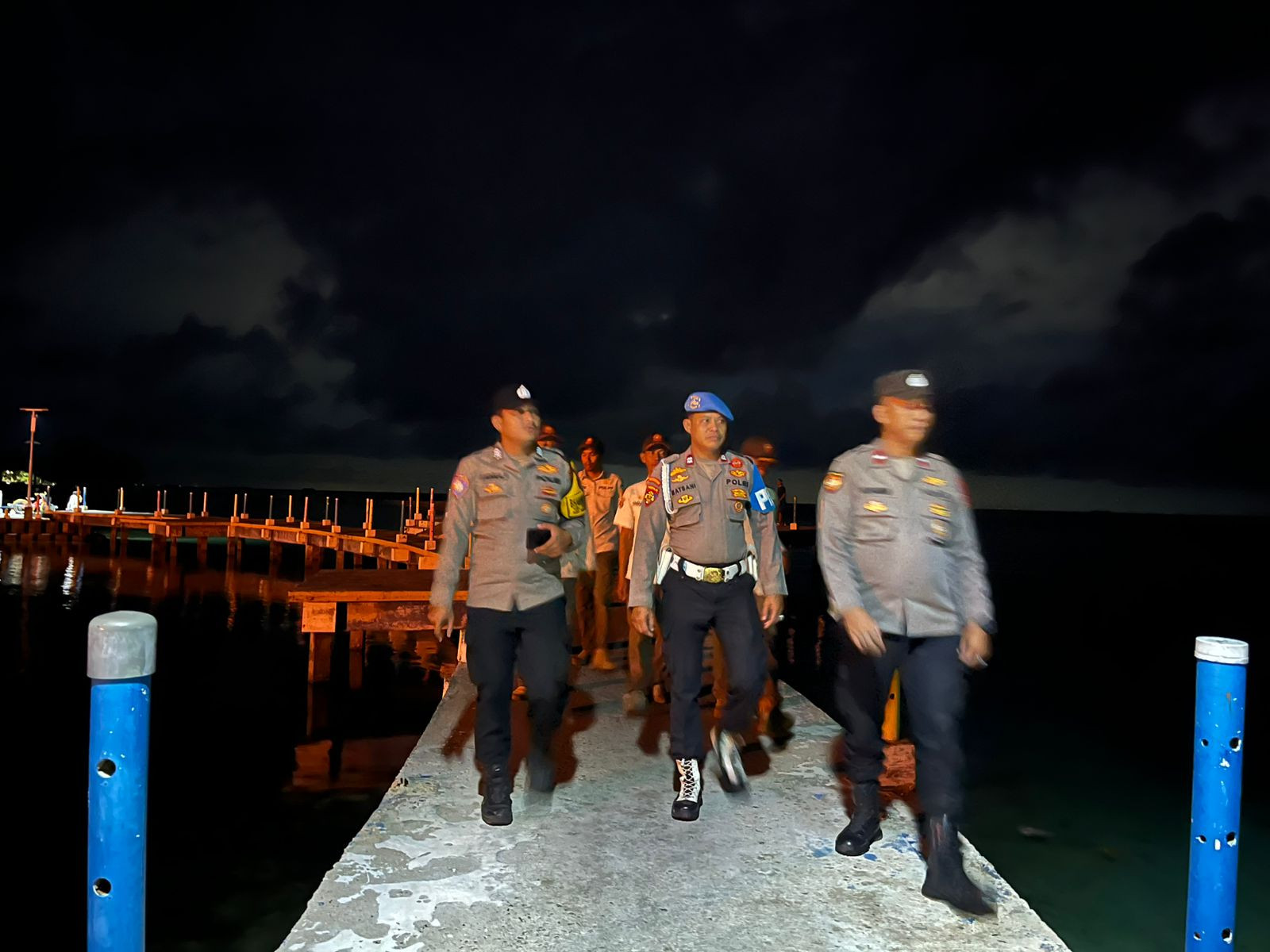 Patroli Malam Gabungan Polsek Kepulauan Seribu Selatan Intensifkan Siskamling dan Sosialisasi Layanan 110