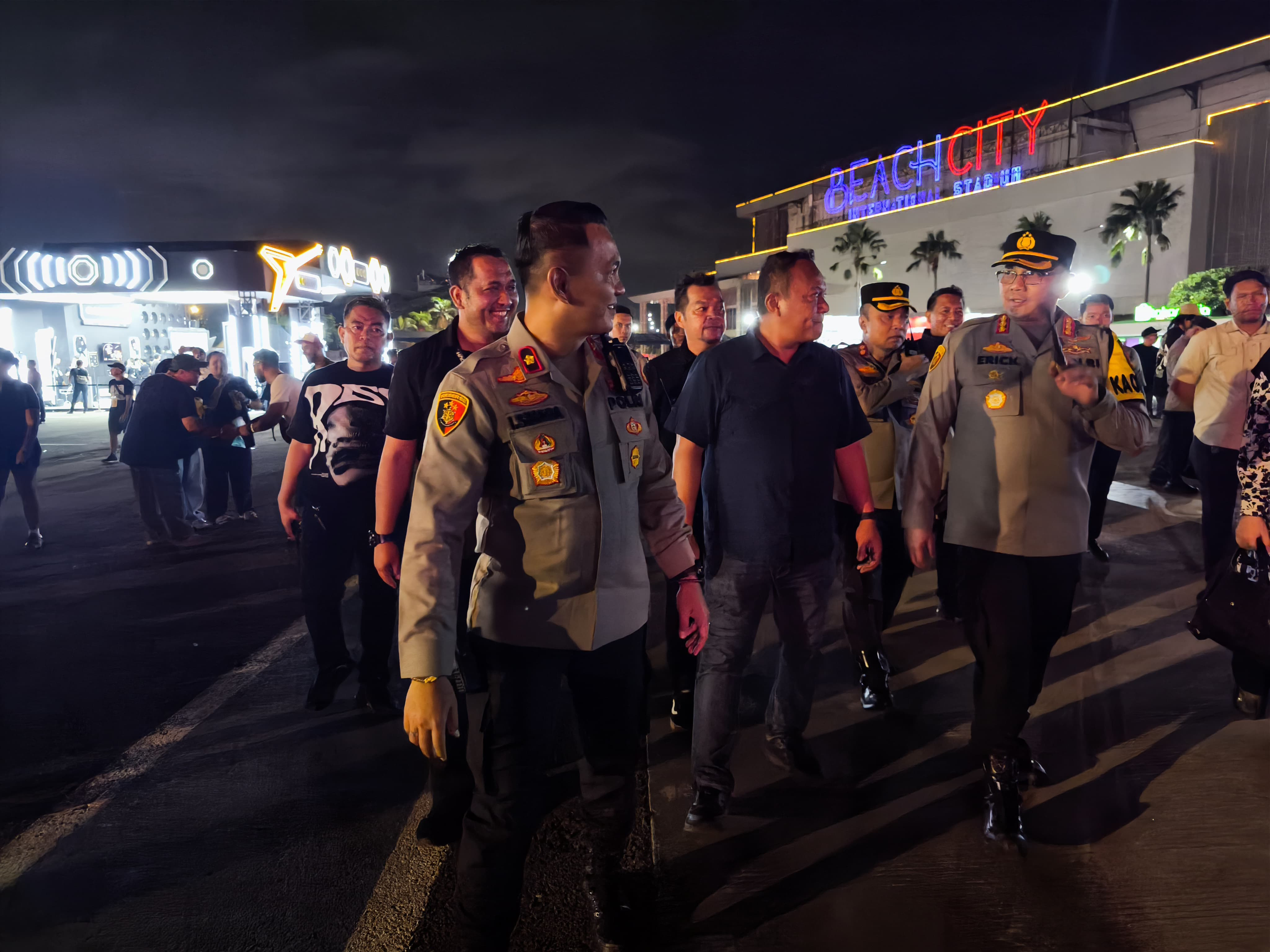 Kapolres Metro Jakarta Utara Tinjau Pengamanan Konser Foo Fighters di Ancol