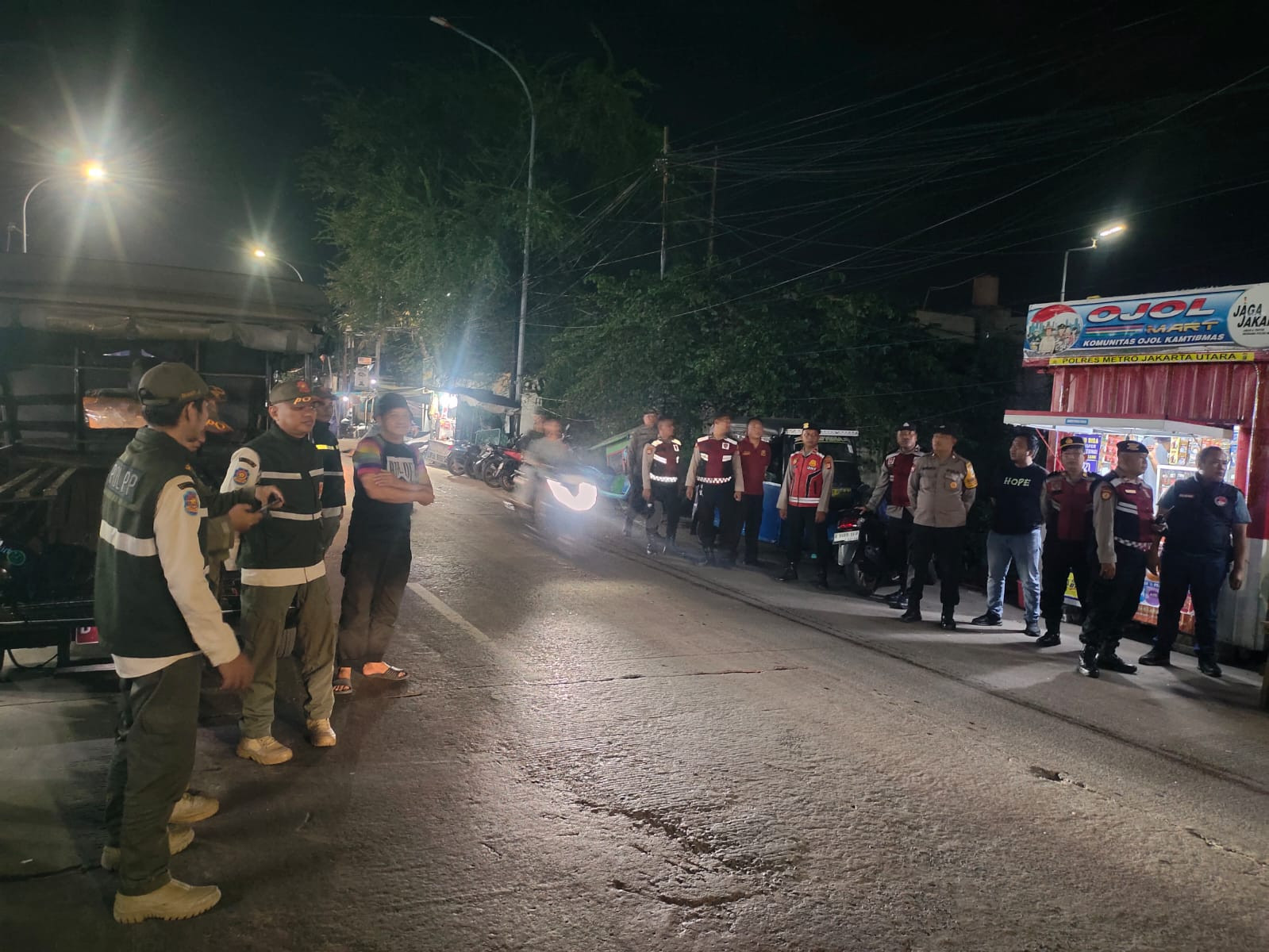 Jaga Jakarta, Jaga Lingkungan: Polsek Metro Penjaringan Gelar Apel KRYD dan Patroli Antisipasi Tawuran