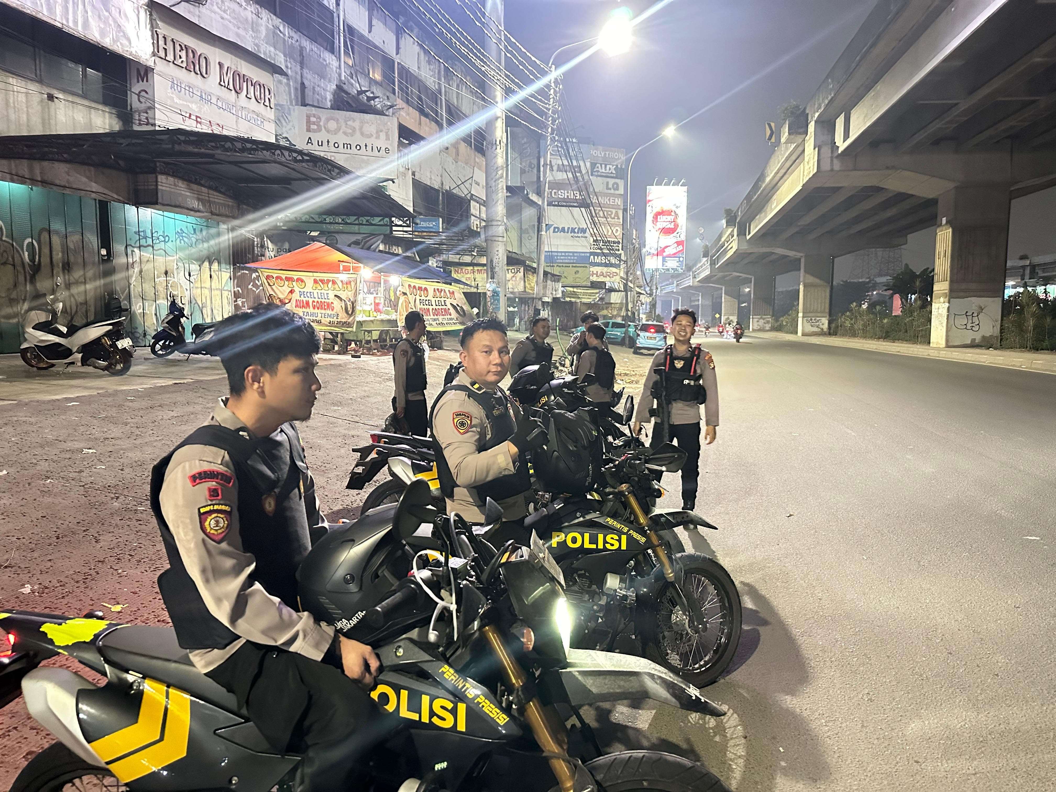Tim 2 Samapta Polres Bekasi Kota Jaga Ketat Objek Vital Antisipasi Kejahatan Jalanan
