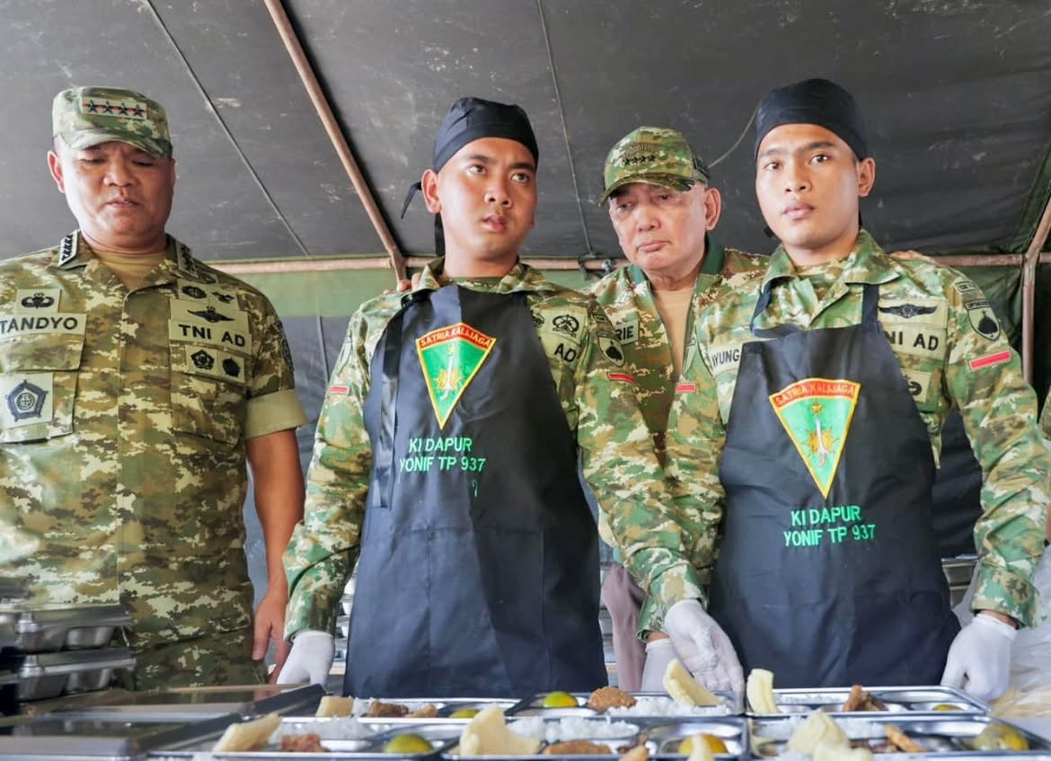 Pastikan Kesiapan Prajurit, Wapang TNI Bersama Menhan Tinjau Marshalling Area Yonif TP 937/Satria Kalijaga