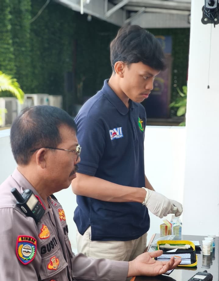 Dokkes Polres Metro Jakarta Utara Gelar Pemeriksaan Kesehatan dan Bagikan Vitamin untuk Anggota Polsek Pademangan