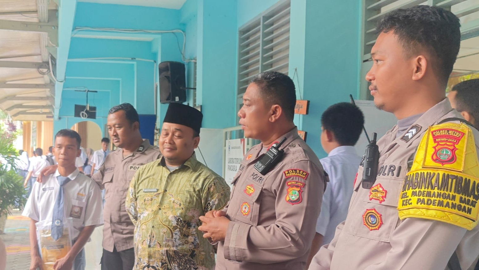 Polsek Pademangan Gelar Police Go to School, Sosialisasi Bahaya Kenakalan Remaja dan Narkoba di SMAN 40 Jakarta Utara