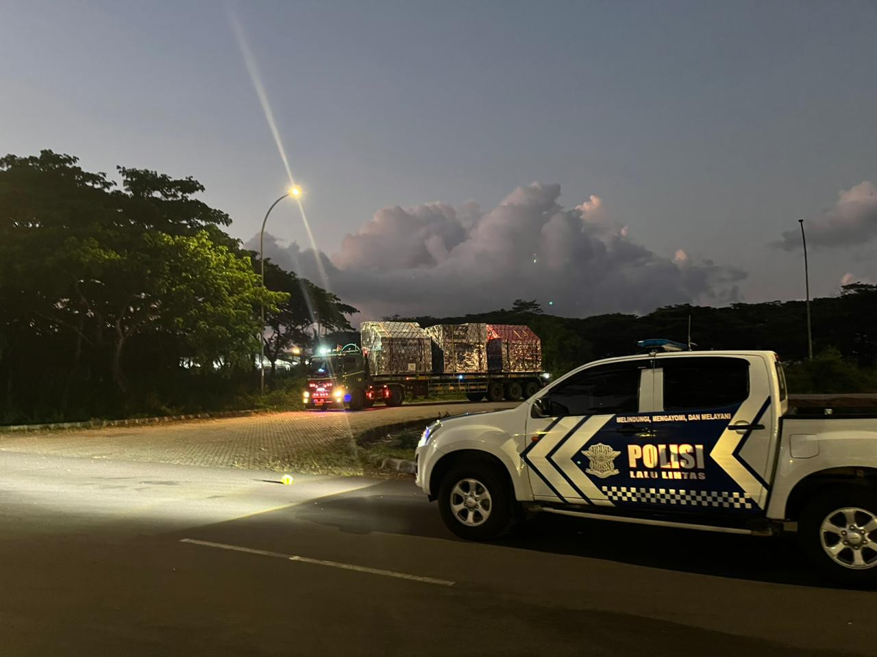 Pengawalan Logistik Pasca-MotoGP Mandalika 2025 Berjalan Aman dan Lancar