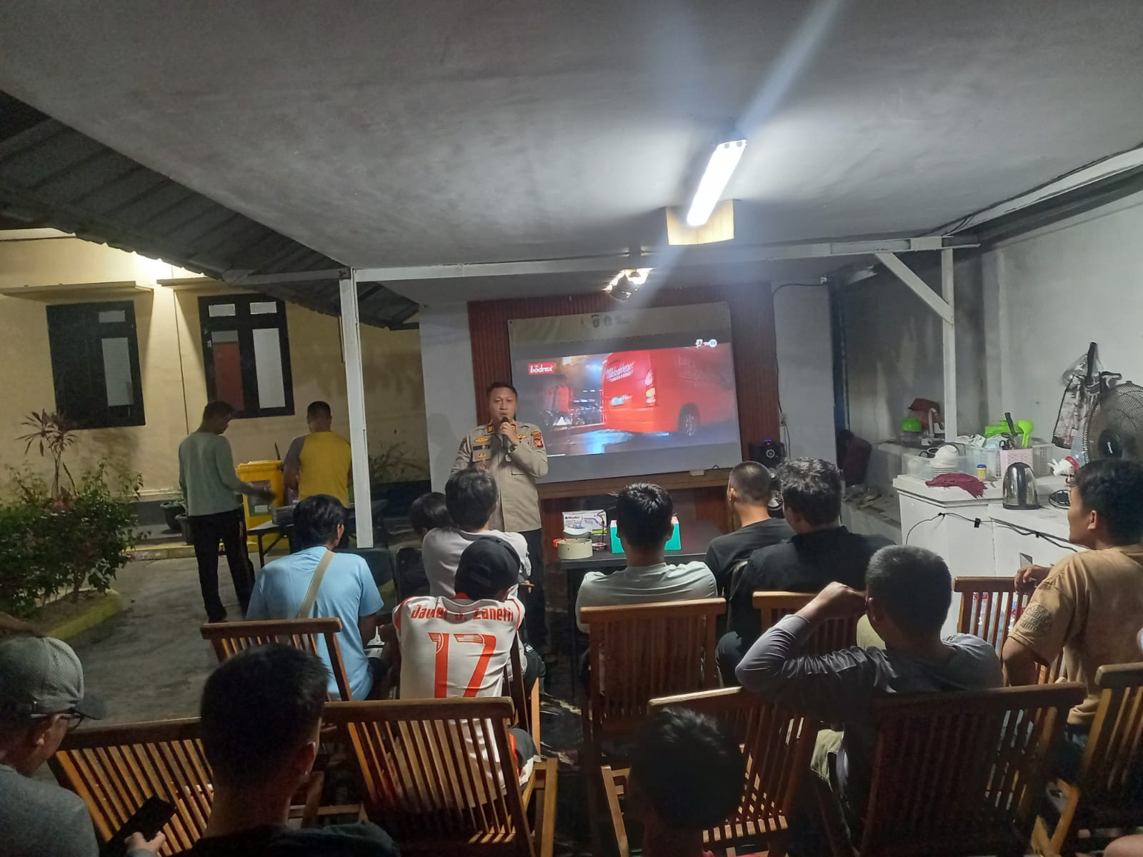 Nobar Final Piala Dunia 2026, Polres Kepulauan Seribu Ajak Warga Jaga Kamtibmas dan Sosialisasikan Layanan Polisi 110