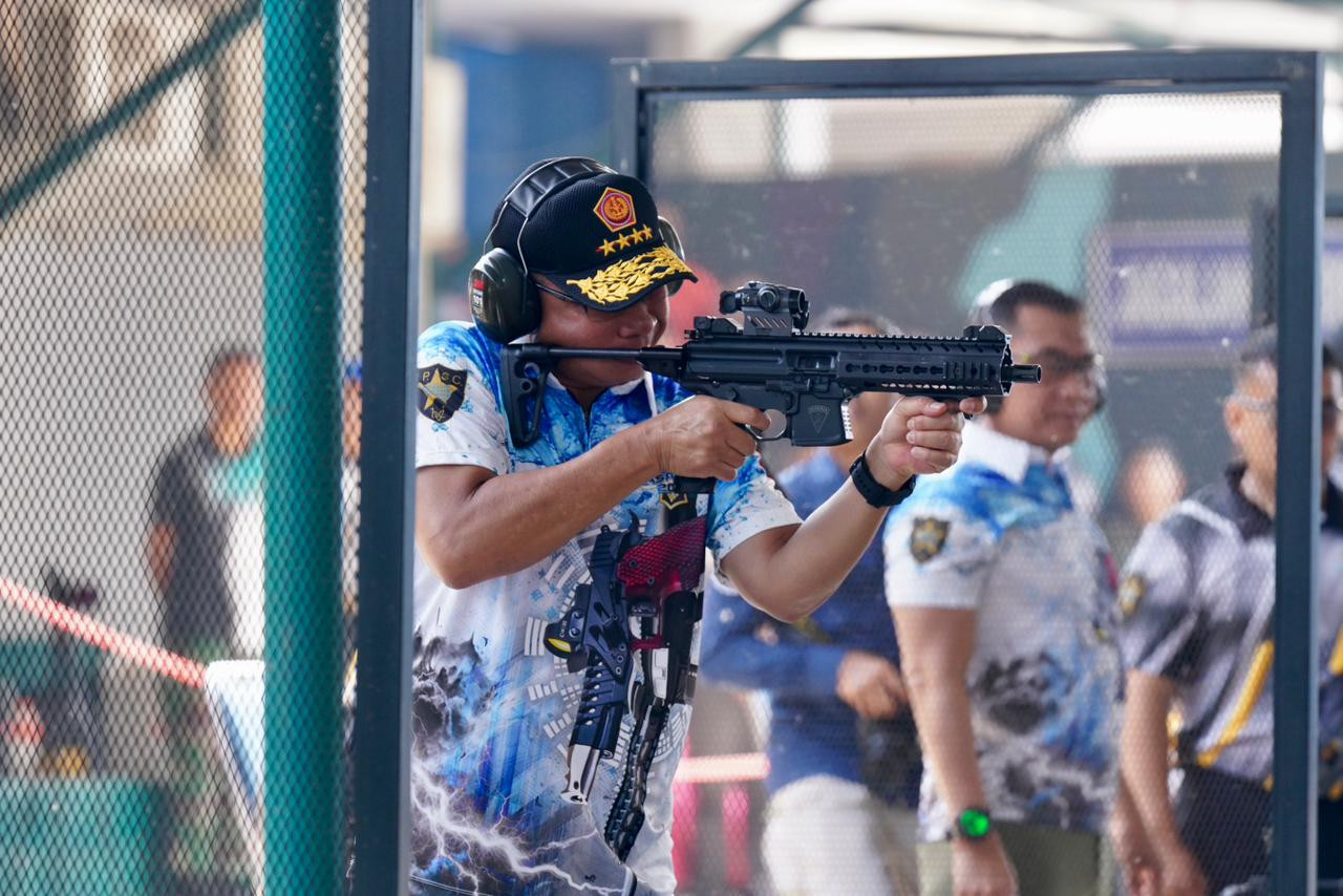Panglima TNI Hadiri Kejuaraan Menembak Kasau Cup 2025 di Brigade Parako I Pasgat