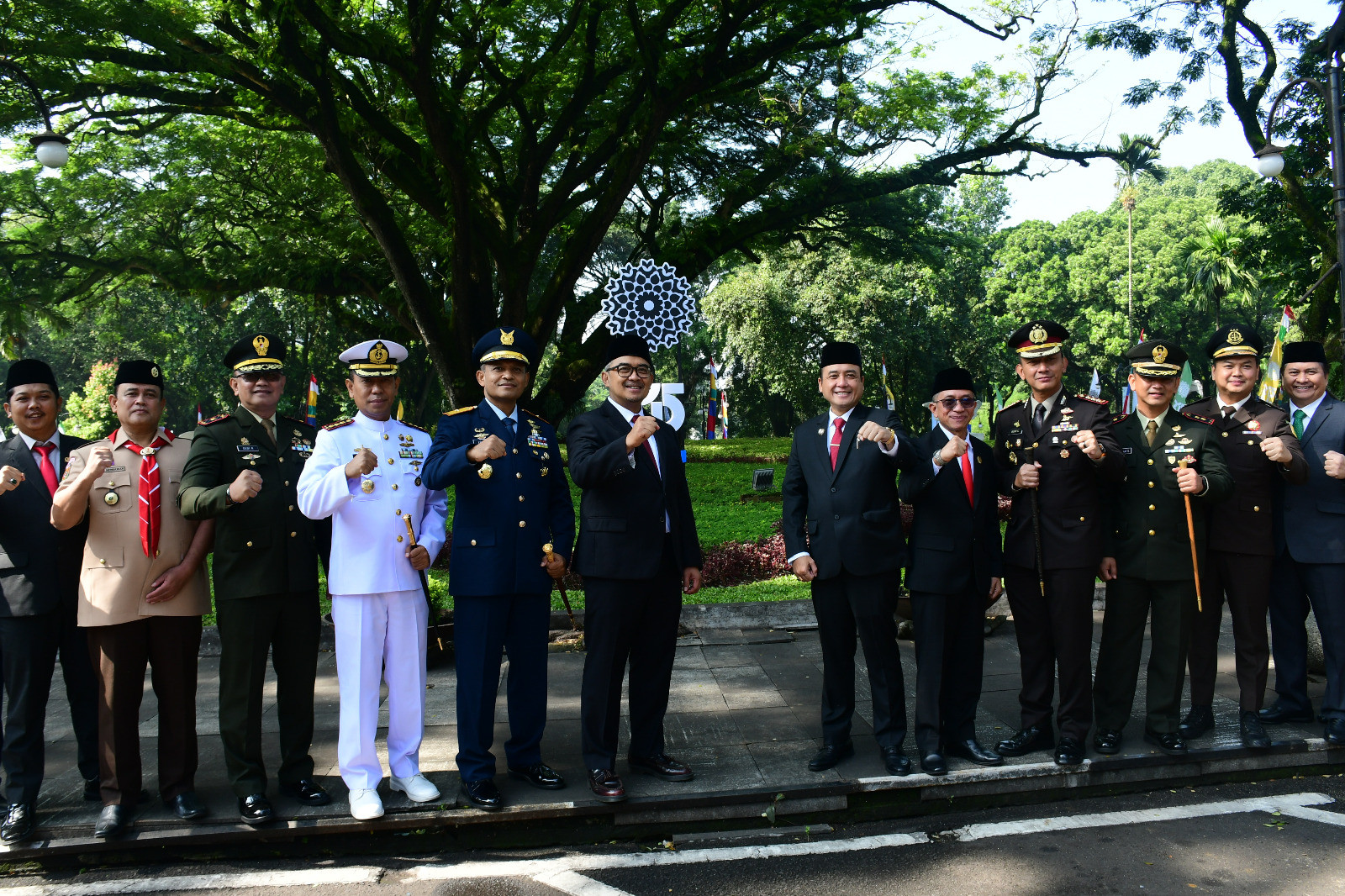 Komandan Lanal Bandung Hadiri Upacara Peringatan Hari Kesaktian Pancasila Tingkat Kota Bandung Tahun 2025