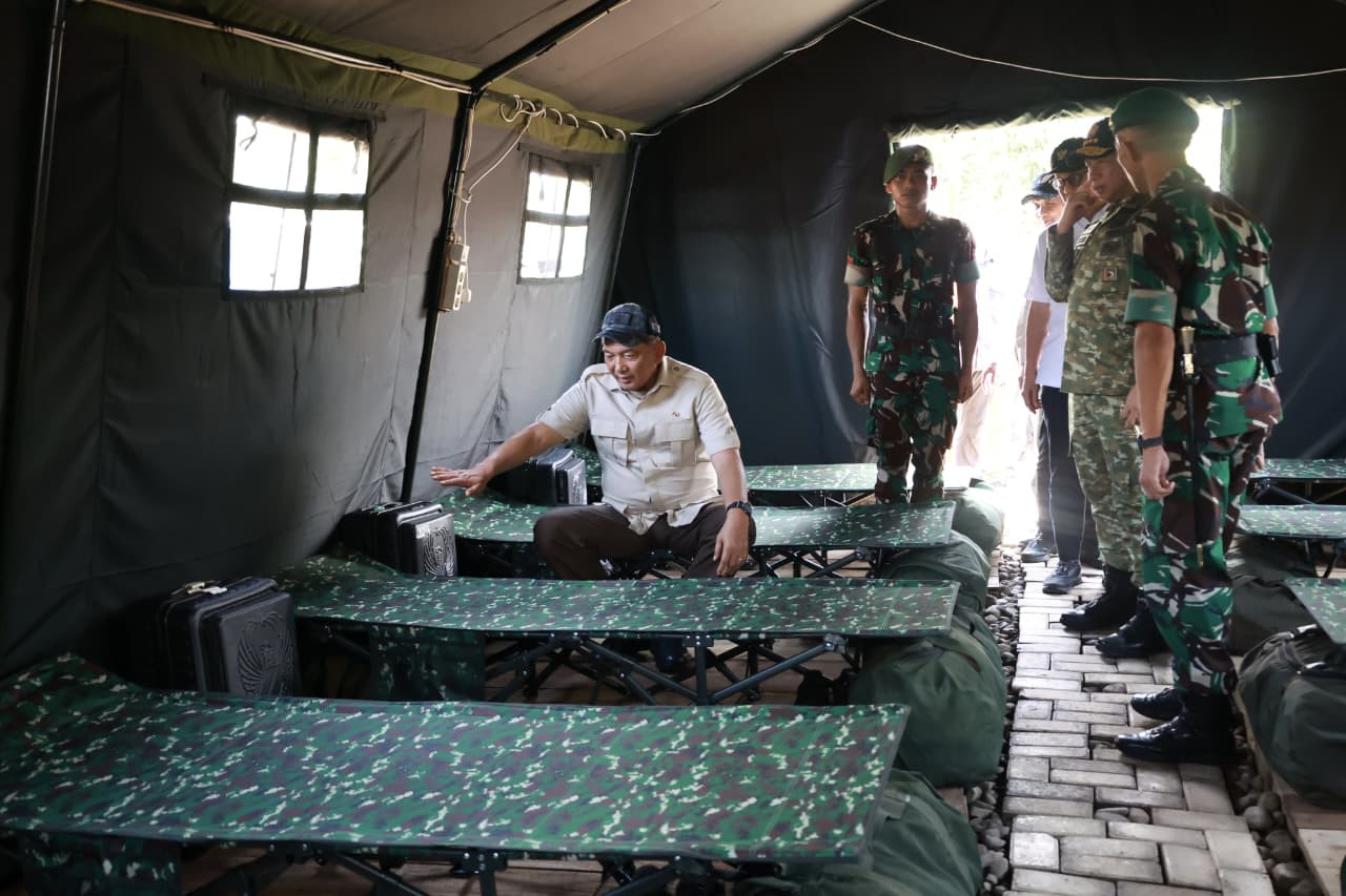 Panglima TNI Dampingi Menhan RI Tinjau Yonif TP 835/Samota Yudha Bhakti di Sumbawa