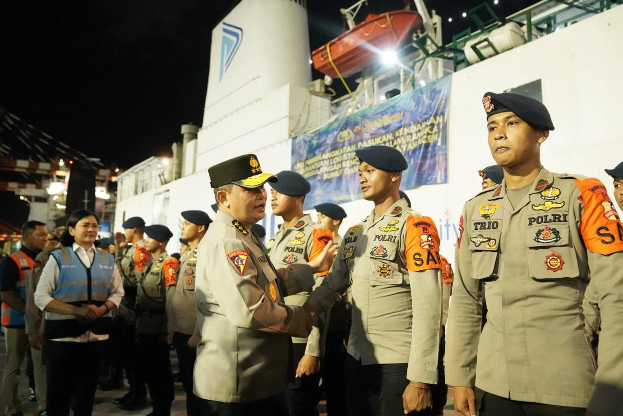 Polri dan PT Pelni Saling Apresiasi dalam Misi Kemanusiaan Penanganan Bencana di Aceh, Sumut, dan Sumbar