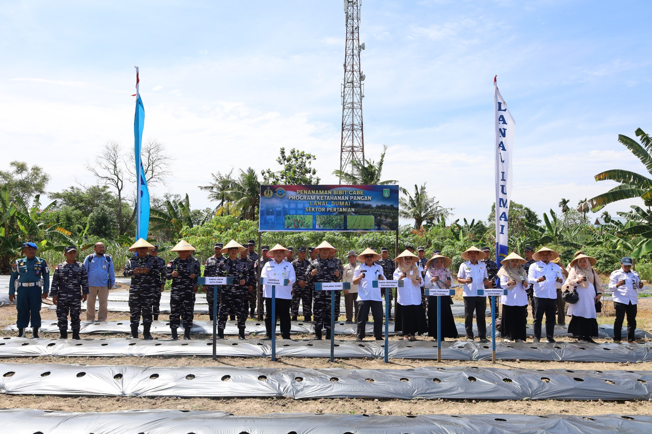 Lanal Dumai Gelar Panen Raya Ikan Patin Serentak, Bukti Komitmen Dukung Program Ketahanan Pangan Nasional