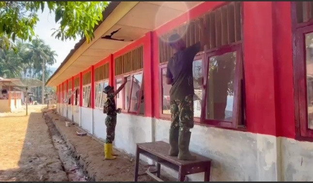 Sekolah dan Tempat Ibadah di Sumut Berangsur Dibersihkan TNI, Sebagian Besar Sudah Rampung