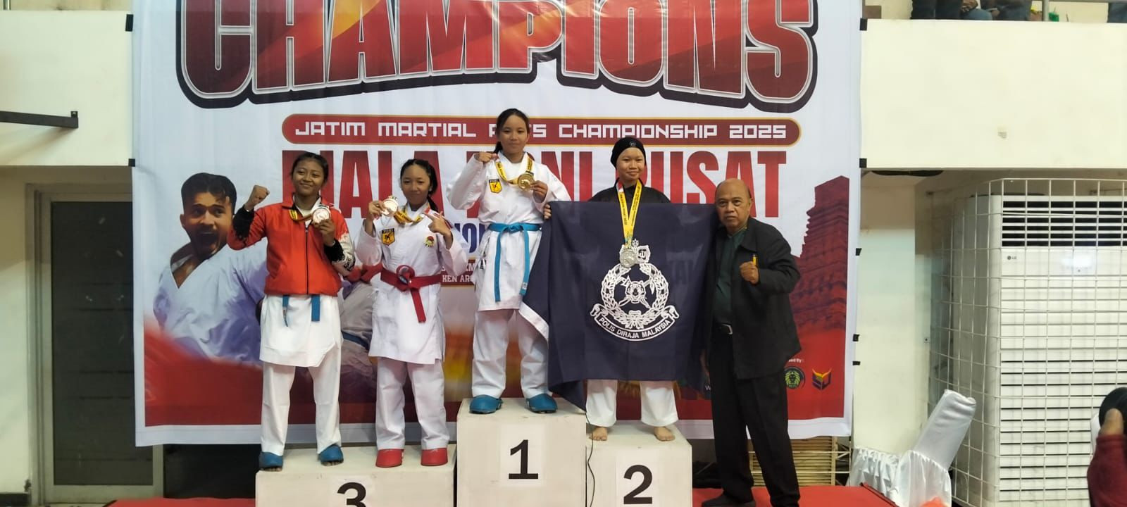 Torehkan Prestasi Membanggakan, Atlet-Atlet Karate Inkai Binaan Lanal Batuporon Berhasil Sabet Emas Pada Kejuaraan Piala Kemendagri Tahun 2025