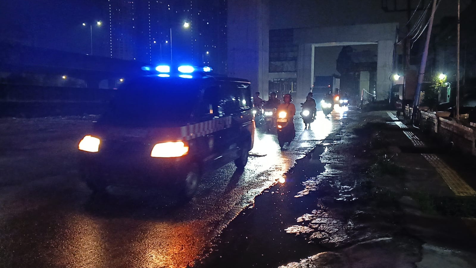 Polsek Pademangan Gelar Patroli KRYD dan Razia Stasioner