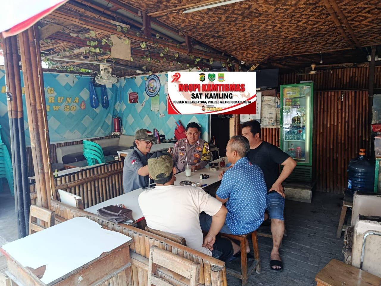Lewat Ngopi Sat Kamling, Polsek Medansatria Perkuat Kamtibmas Bersama Warga Pejuang