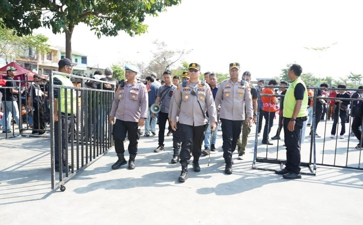 Kapolres Metro Jakarta Utara Monitoring Pastikan Laga Persija vs Malut United di JIS Berjalan Kondusif