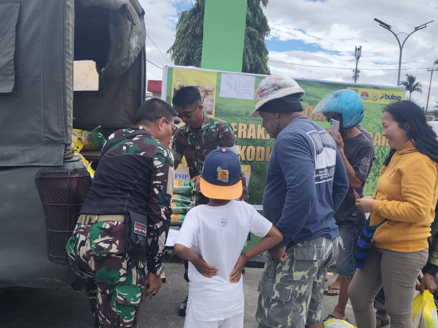 Sambut HUT TNI, Kodim 1710/Mimika Gelar Gerakan Pangan Murah